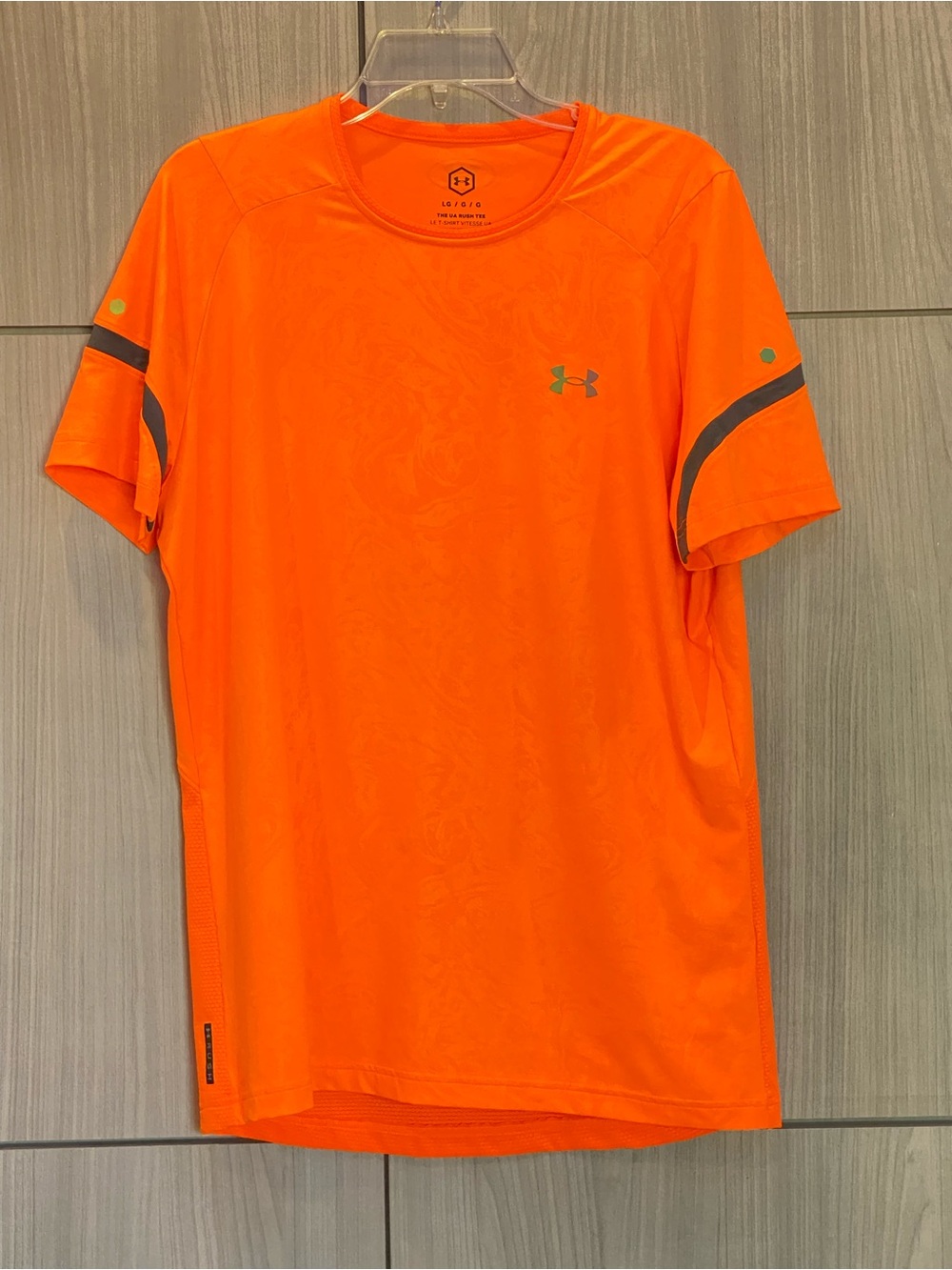 Under Armour Fluorescent Orange Rush Shirt Short Sleeve Large